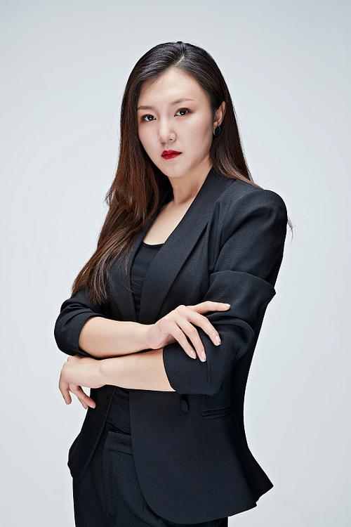 钟亮 灯光与摄影艺术负责人